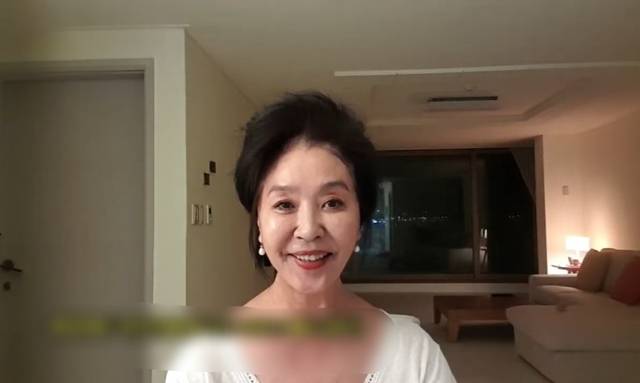 배우 김부선이 이재명 대통령 당선에 대해 "화합하시고 다 안아달라"고 말했다. /유튜브 영상 캡처