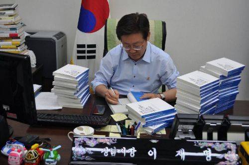 성남시장 시절의 이재명 대통령. 사진=이 대통령 페이스북