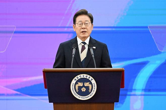 이재명 대통령이 4일 오전 서울 여의도 국회에서 제21대 대통령 취임사를 발표하고 있다. /뉴스1