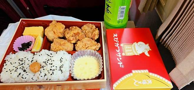 7fed8273b5876bf751ee84e14f837473a102f7a38f0a6a7bb9c9a427ccc03a48