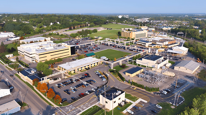 미국 뉴욕주에 위치한 롯데바이오로직스 시러큐스 공장 전경(사진=롯데바이오로직스)