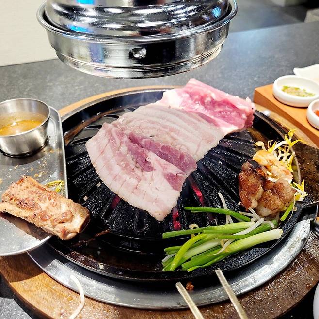 노총각 돼지갈비 혼밥