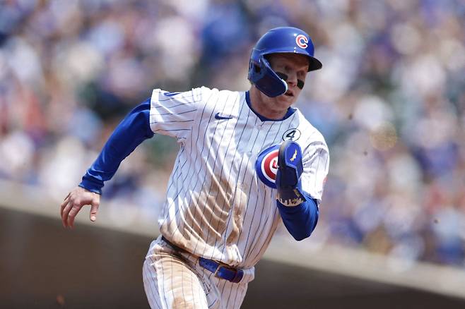 <yonhap photo-1798="">4일(한국시간) 워싱턴 원정에서 시즌 '15홈런-20도루' 고지를 정복한 피트 크로우-암스트롱. [AFP=연합뉴스]</yonhap>