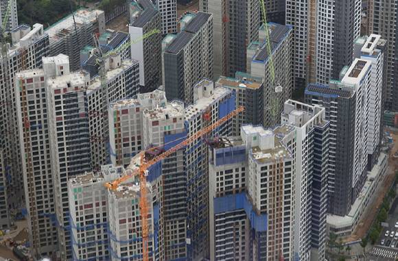 서울 한 아파트 건설현장. [사진=연합뉴스]