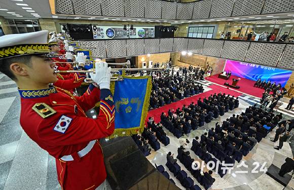 이재명 대통령이 4일 국회에서 열린 제21대 대통령 취임선서식에 참석하고 있다. [사진=국회시잔취재단]
