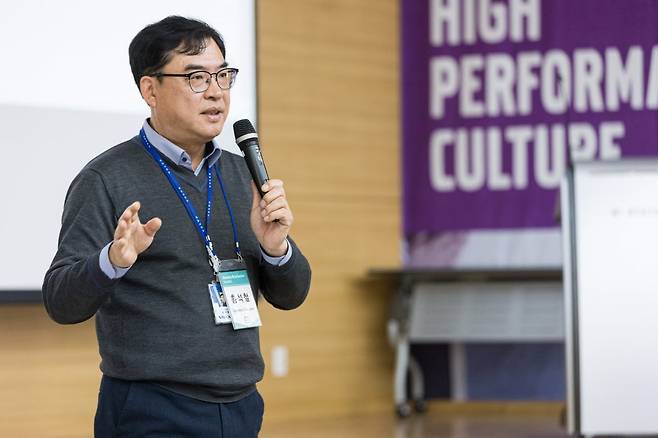 홍석철 볼보그룹코리아 대표이사가 볼보그룹코리아의 D&I 세션에서 발표를 하고 있다. 사진=볼보그룹코리아