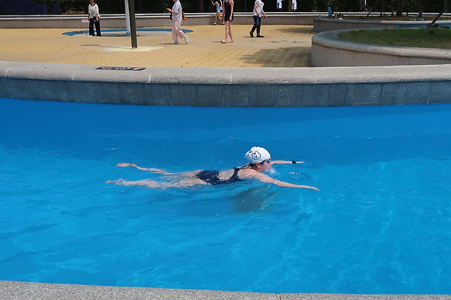 뚝섬 한강공원 야외 수영장/사진=김지은 여행+ 기자