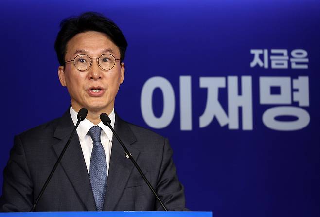 김민석 더불어민주당 최고위원이 4일 발표된 이재명 정부 첫 인선에서 국무총리 후보자로 낙점됐다. 사진은 김 최고위원이 지난달 11일 김문수 국민의힘 대선 후보 확정과 관련해 입장을 발표하는 모습.  연합뉴스