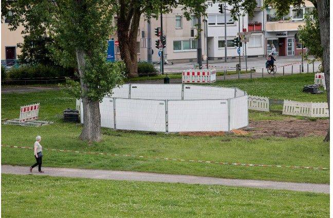 [서울=뉴시스]이번주 초 발굴된 2차 세계대전 당시 미군이 투하한 불발탄 3발의 해체를 위해 독일 쾰른이 4일 2만명이 넘는 시민들에 대피 명령을 내렸다. <사진 출처 : 英 인디펜던트> 2025.06.04