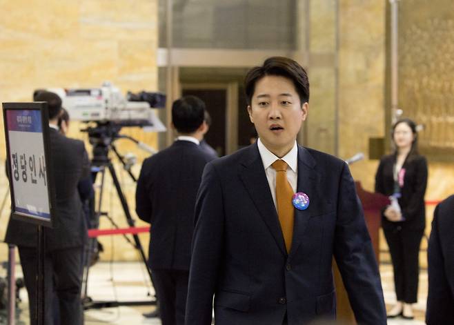 개혁신당 이준석 의원이 4일 서울 여의도 국회에서 열린 제21대 이재명 대통령 취임선서식에 참석하고 있다. 국회사진기자단