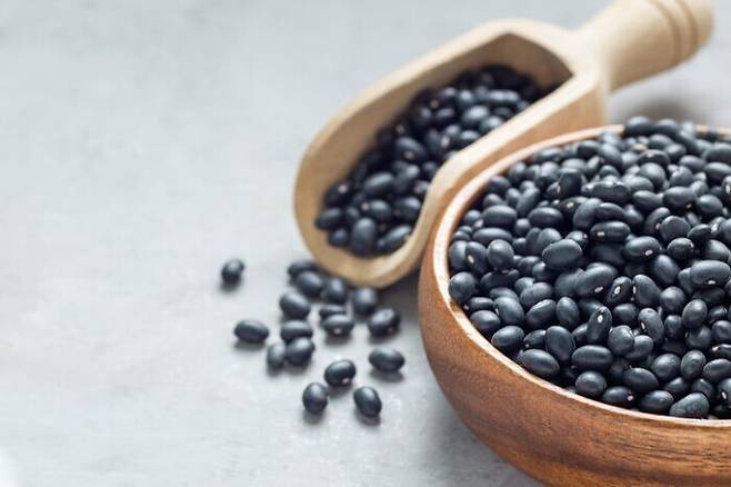 검은콩은 많은 건강상 이점을 자랑한다. 게티이미지뱅크