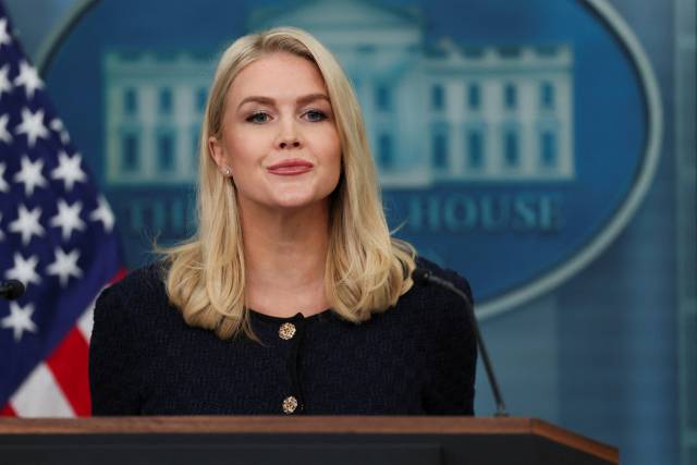 캐롤라인 레빗 백악관 대변인이 3일(현지 시간) 백악관에서 정례 브리핑을 하고 있다. 로이터연합뉴스