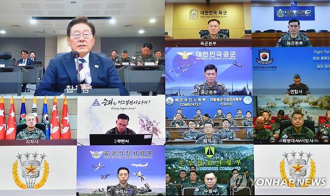 이재명 대통령, 합참 전투통제실 방문 (서울=연합뉴스) 홍해인 기자 = 이재명 대통령이 4일 서울 용산구 합동참모본부 전투통제실을 방문해 김명수 합참의장 등 군 지휘부로부터 군사대비태세 보고를 받은 뒤 각군 지휘관을 화상으로 연결해 회의를 하고 있다. 2025.6.4 [국방부 제공. 재판매 및 DB 금지] hihong@yna.co.kr