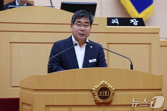 박종원 의원이 농어촌 지역의 심야약국 부족 문제를 지적하며, 공공심야약국 확대를 촉구하고 있다. (전남도의회 제공,재판매 및 DB금지)