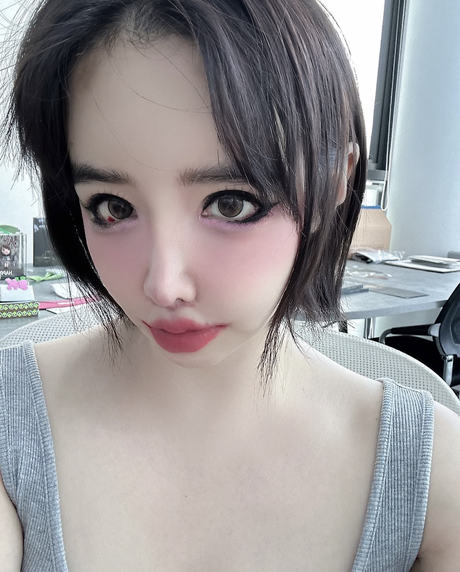 박봄 인스타그램.
