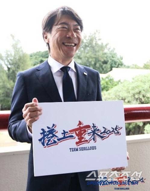 올 시즌 권토중래를 다짐했던 야쿠르트는 깊은 수렁에 빠졌다. 4일 세이부전까지 14경기 연속 2득점 이하를 기록하며 7연패를 당했다. 사진캡처=야쿠르트 스왈로즈 SNS