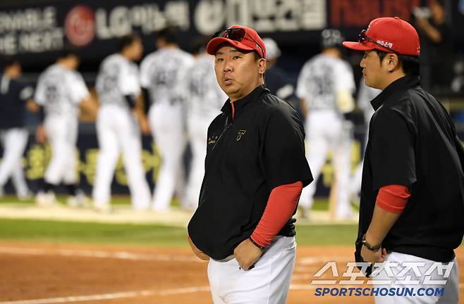 4일 잠실구장에서 열린 두산 베어스와 KIA 타이거즈의 경기. KIA 이범호 감독이 승리 후 기뻐하고 있다. 잠실=박재만 기자 pjm@sportschosun.com/2025.06.04/