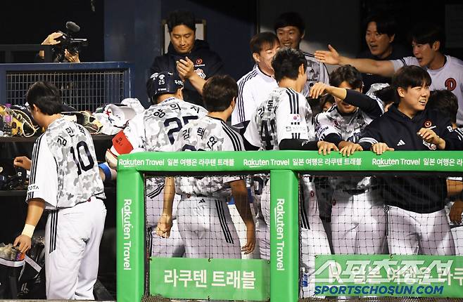 4일 잠실구장에서 열린 두산 베어스와 KIA 타이거즈의 경기. 5회말 2사 두산 양의지가 동점 솔로포를 날린 뒤 환호하고 있다. 잠실=박재만 기자 pjm@sportschosun.com/2025.06.04/