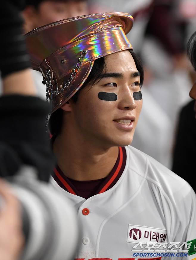 9일 서울 고척스카이돔에서 열린 키움 히어로즈와 LG 트윈스의 경기. 3회말 2사 키움 이주형이 솔로포를 날린 뒤 환호하고 있다. 고척=박재만 기자 pjm@sportschosun.com/2025.04.09/