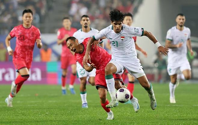 지난해 10월 홈에서 이라크와 맞대결 모습. ⓒ 뉴시스