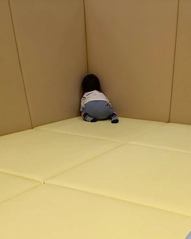 세살 아이의 숨바꼭질