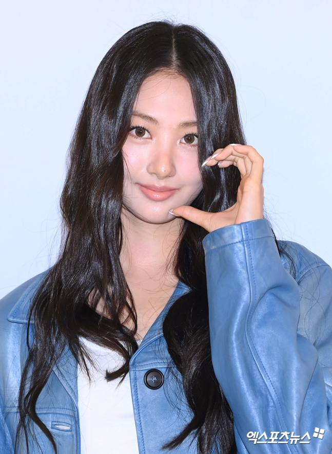 image.png 오늘자 미야오 가원 프라다 팝업 포토월 기사 사진