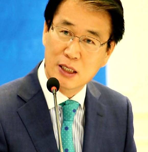 권오을 전 국회의원 [사진=권오을 페이스북 캡처]