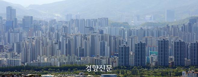 서울 남산에서 바라본 강남 지역의 아파트 단지. 서성일 선임기자