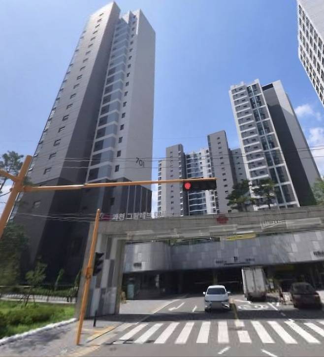 과천그랑레브데시앙 아파트. [사진 출처 = 네이버 로드뷰]