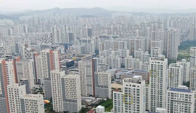 이재명 대통령이 청와대 복귀 후 대통령실을 세종으로 이전하겠다고 밝히면서 이어지던 세종시 아파트값 상승세가 다시 주춤하고 있다. 사진은 세종시 아파트 전경. 연합뉴스