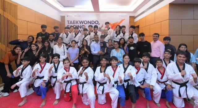 태권도 특별 순회전시 참가자 및 관람자들. /태권도진흥재단 제공