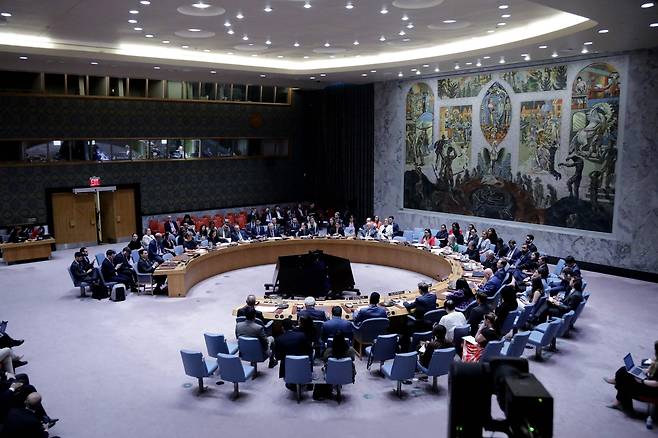 미국 뉴욕 소재 유엔 본부에서 4일(현지시간) 안전보장이사회가 열려 가자지구 휴전결의안을 표결하고 있다. [AFP]