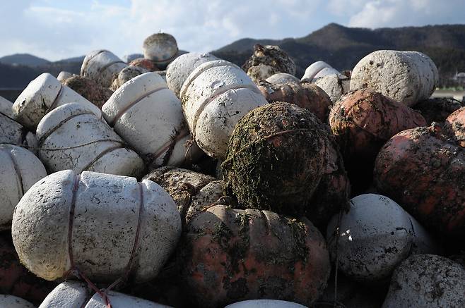 해안가에 버려진 부표.[게티이미지뱅크]