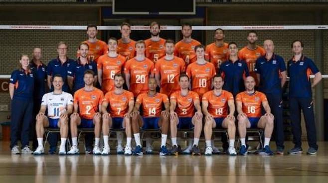 한국과 평가전을 치르는 네덜란드 남자 배구 대표팀. 네덜란드배구협회 인스타그램 캡처