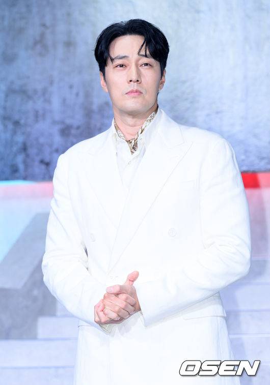 [OSEN=이대선 기자] 5일 서울 중구 앰배서더 서울 풀만 호텔 넷플릭스 시리즈 '광장' 제작발표회가 열렸다.