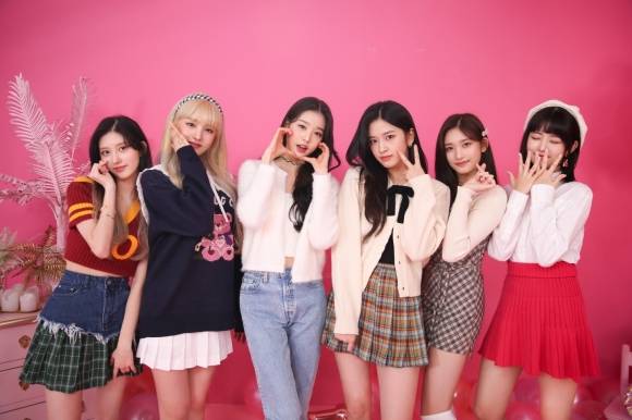 올해 3월 중국 상하이에서 팬 사인회를 진행한 걸그룹 아이브. 스타쉽엔터네인먼트 제공