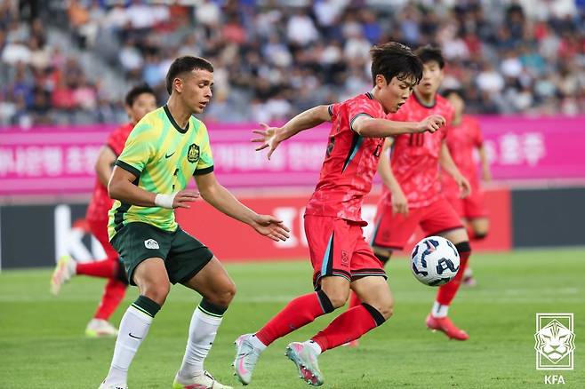 호주의 사령탑 토니 비드머 감독이 한국과의 경기가 좋은 스파링이었다고 평가했다. 비드머 감독은 한국을 아시아 최고의 팀 중 하나라고 치켜세우며 이번 경기를 통해 많은 걸 얻었다고 짚었다. 사진 대한축구협회