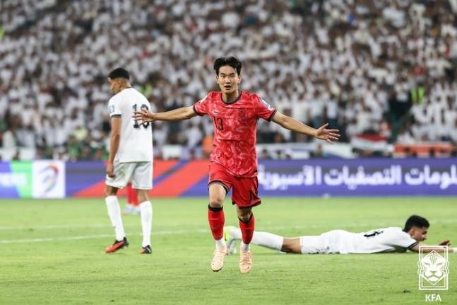 6일 이라크와 경기에서 선제골을 넣은 뒤 세레머니하는 김진규