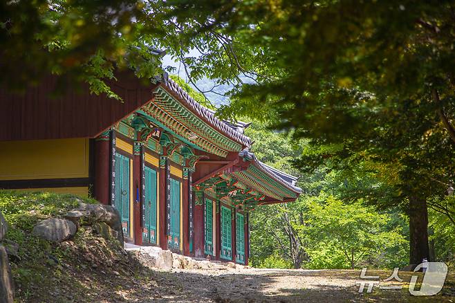 계곡과 어우러진 양평군 '사나사'.(경기관광공사 제공. 재판매 및 DB금지)/뉴스1