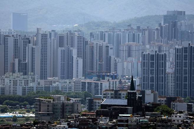 서울 남산에서 바라본 아파트 등 모습. 연합뉴스