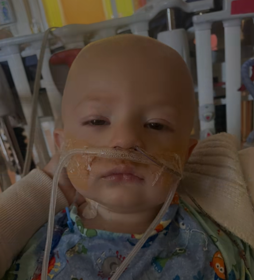 단추형 건전지를 삼킨 아기 아사. (사진=SNS)