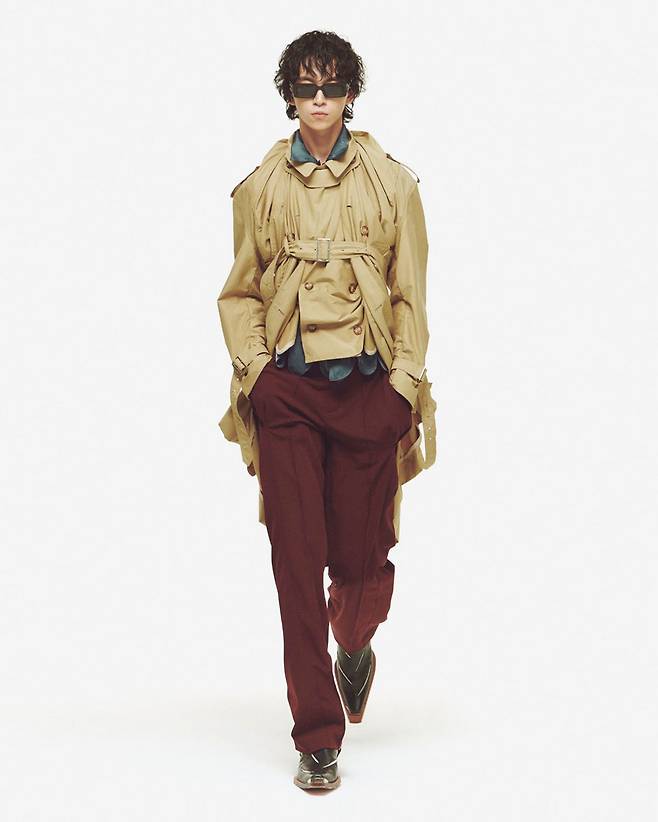 준태 킴의 2025 S/S 컬렉션.