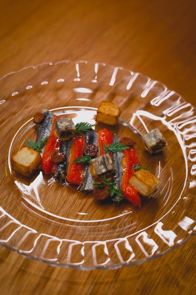 '아워플래닛'의 김태윤 셰프가 만든 스페인풍의 기장멸치 초절임. 김태윤 제공