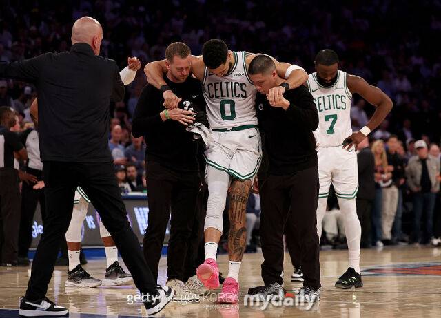 아킬레스건 부상을 당한 제이슨 테이텀. /게티이미지코리아