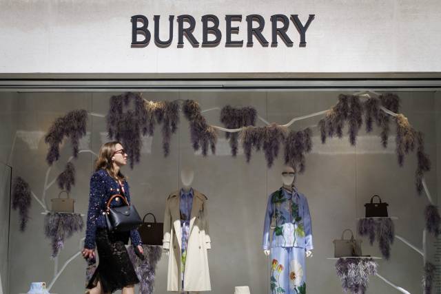 영국 런던의 한 버버리 지점. EPA 연합뉴스