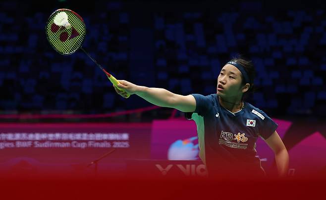 안세영이 지난달 수디르만컵 인도네시아와 4강전에서 리턴 샷을 하고 있다. 신화연합뉴스