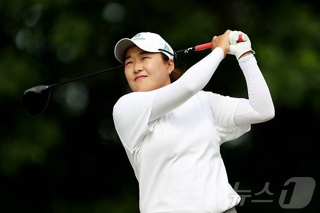 이일희(37)가 7일(한국시간) 열린 LPGA투어 숍라이트 클래식 1라운드에서 샷을 날리고 있다. ⓒ AFP=뉴스1