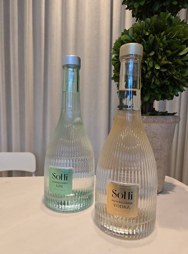 빈병을 가져오면 술값만 내고 술을 '리필'할 수 있다. 지역 특산물로 만든 술인 만큼 선물용으로 추천. /조유미 기자