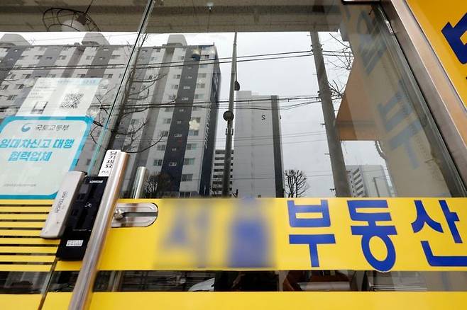 정권 교체기와 경기 침체 우려가 겹친 상황에서도 아파트 매매 거래가 증가하는 등 부동산 시장은 반대로 움직였다.ⓒ뉴시스