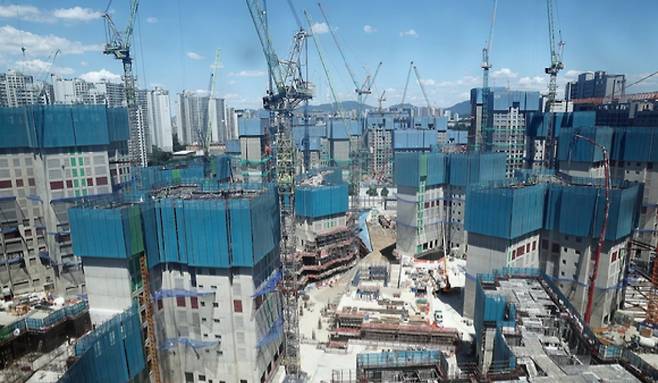 서울 한 재건축 공사 현장.  [사진=연합뉴스]